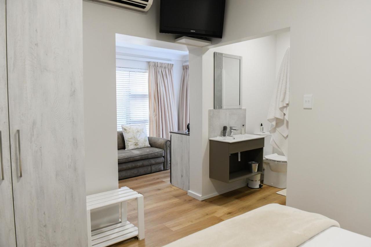 Four Palms Accommodation Durbanville Bagian luar foto