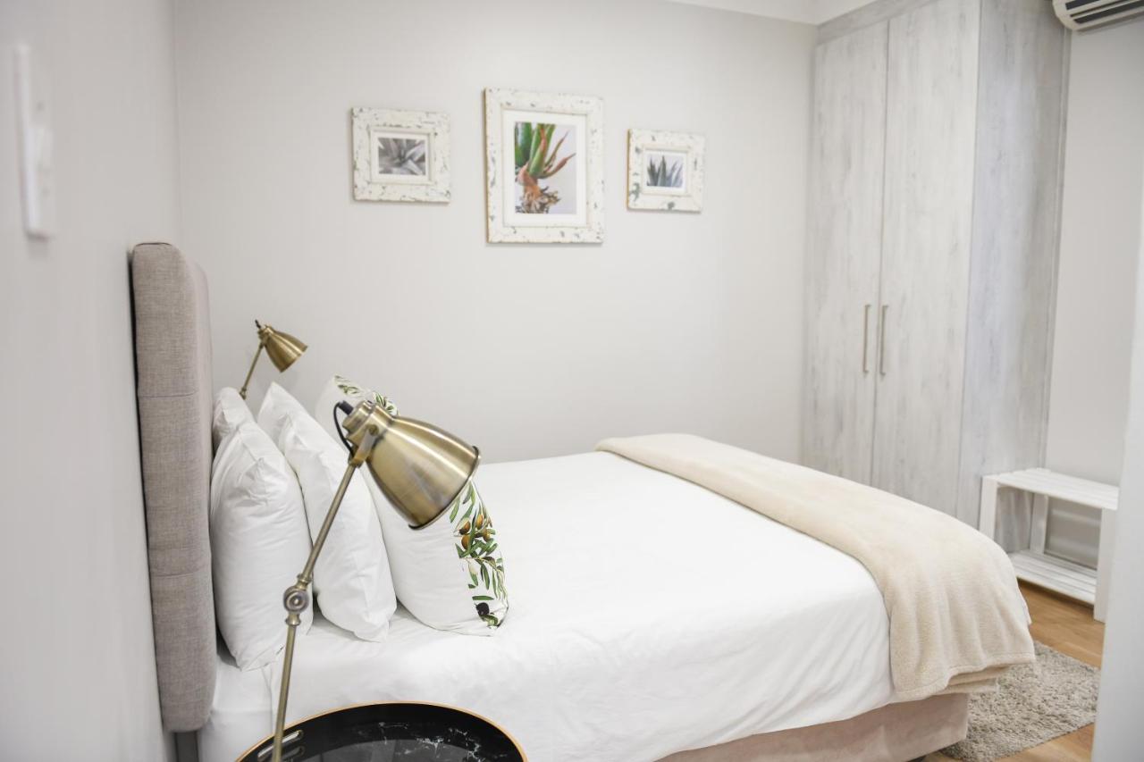 Four Palms Accommodation Durbanville Bagian luar foto