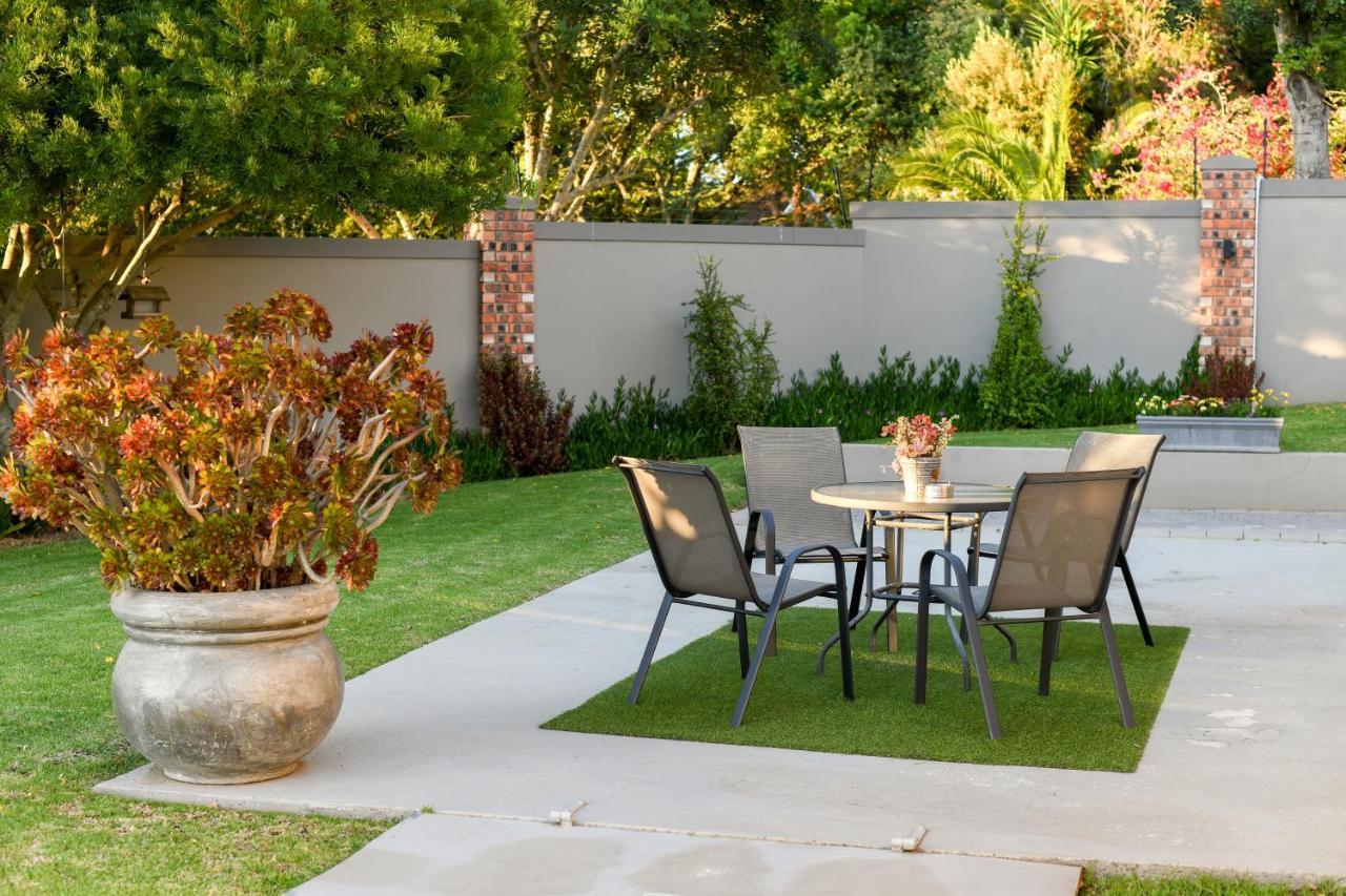 Four Palms Accommodation Durbanville Bagian luar foto