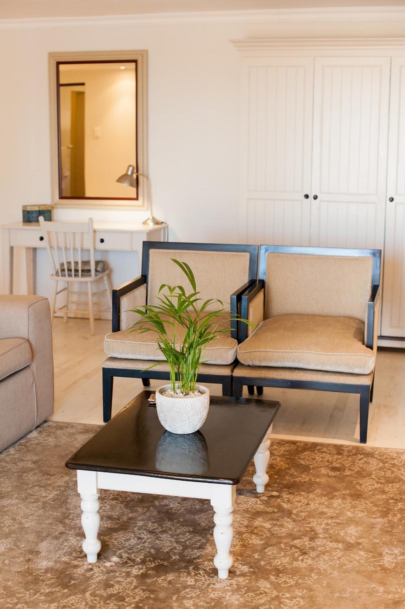 Four Palms Accommodation Durbanville Bagian luar foto