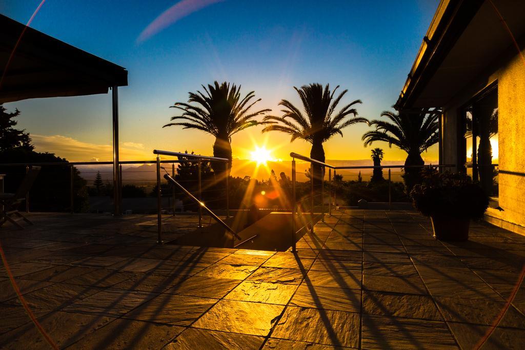 Four Palms Accommodation Durbanville Bagian luar foto
