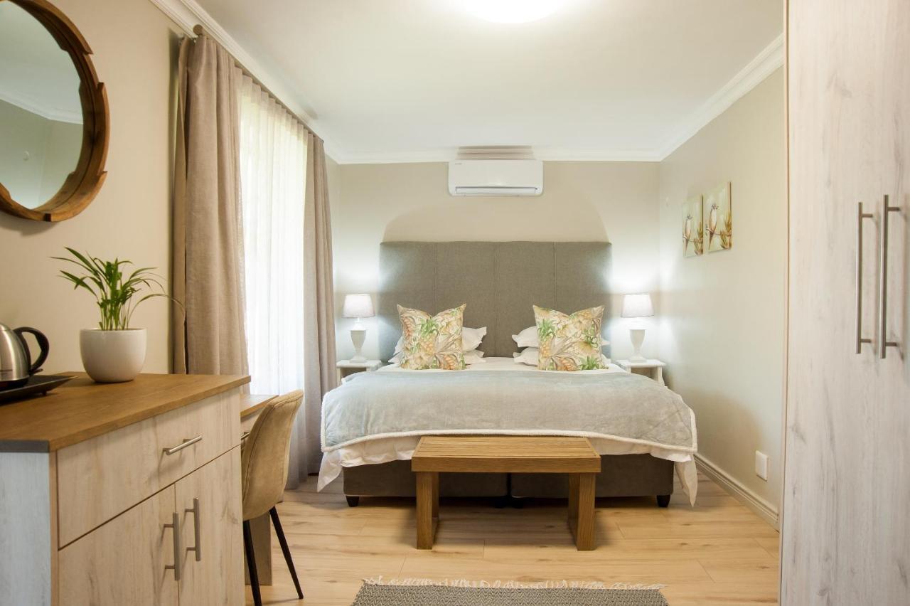 Four Palms Accommodation Durbanville Bagian luar foto